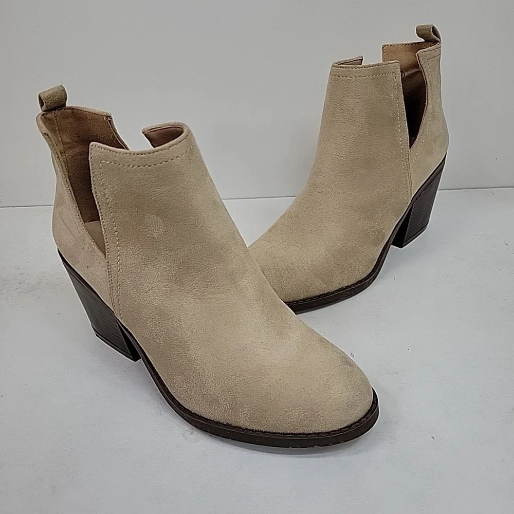 ZBY  Ankle Booties Women's Size 7.5 Tan Suede Preppy Casual‎ Dressy Hipster